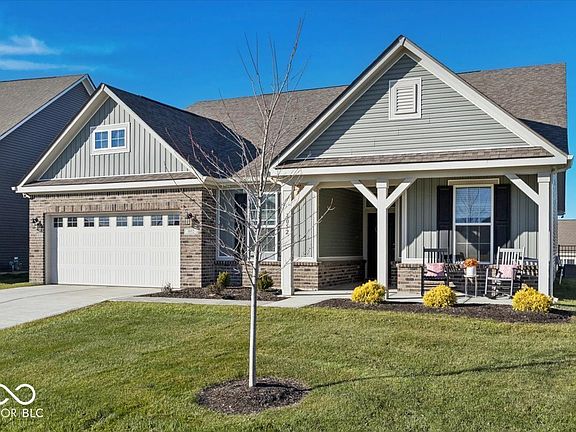 3rd image of 1052 Cortland Ln