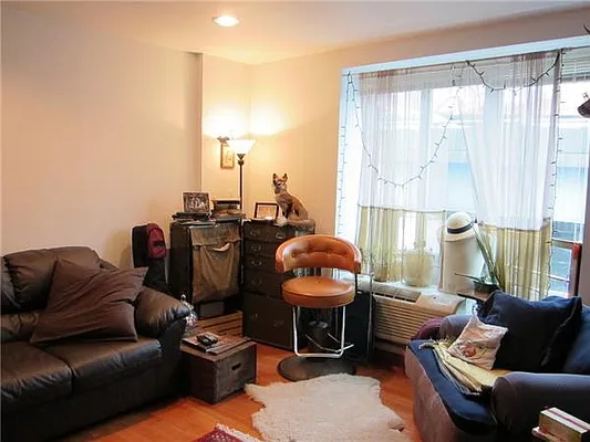 Rented by Kian Realty | media 34