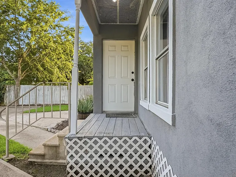 406 Gresham St — Photo 25