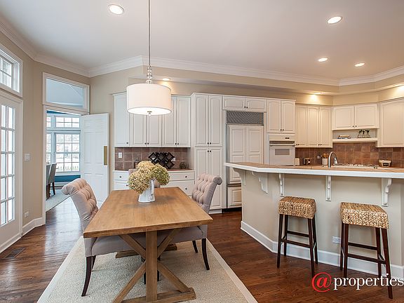 Kitchen with Breakfast Area