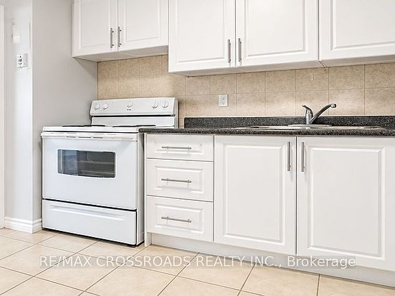 4th image of 1181 Ellesmere Rd #204
