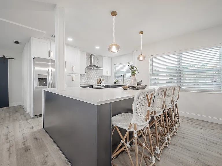 4617 W Bay Court Ave — Photo 5