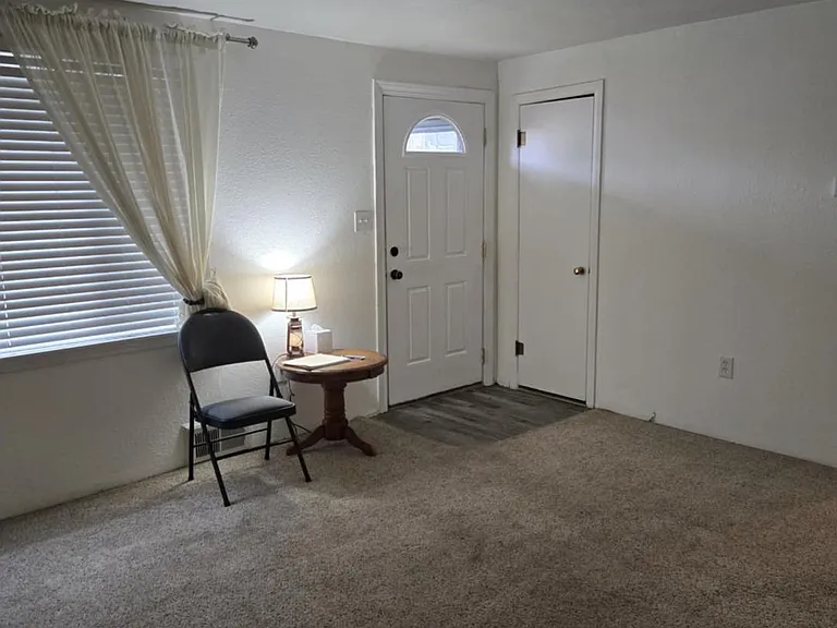 704 S Cedar St — Photo 5