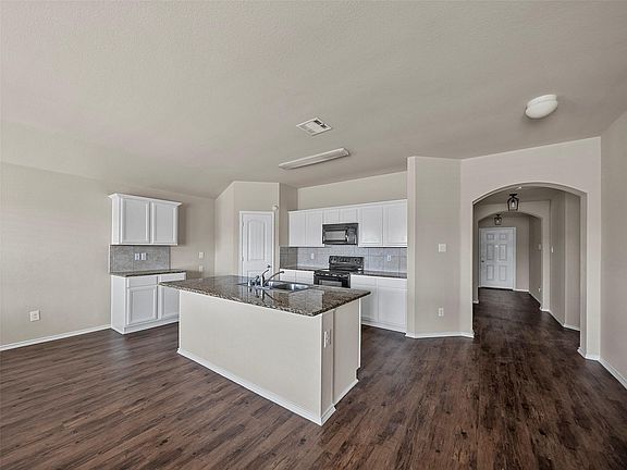 5th image of 2139 Meadow Park Dr