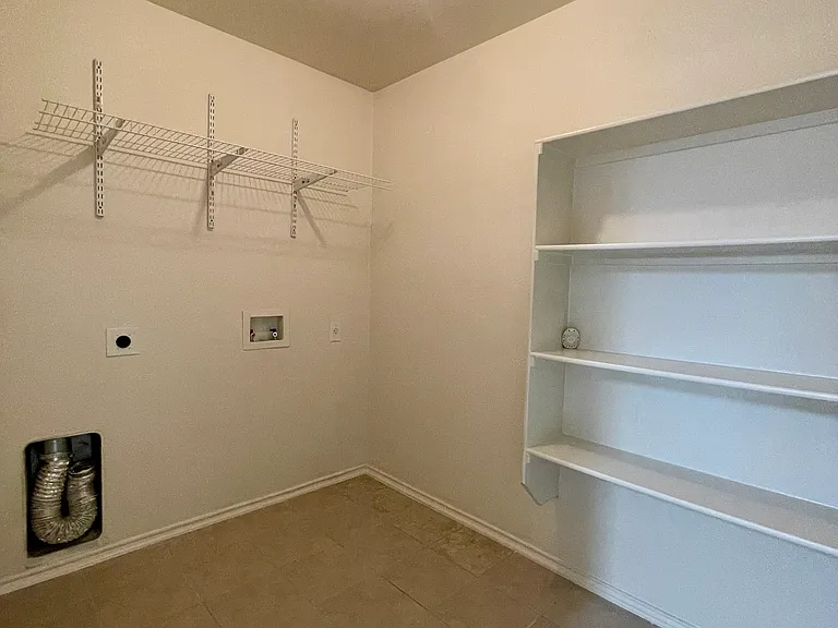 1445 Water Lily Dr — Photo 11