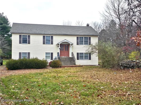 211 Ellen Ct, Stroudsburg, PA 18360
