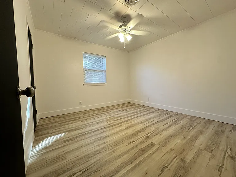 107 Elliott Pl — Photo 5
