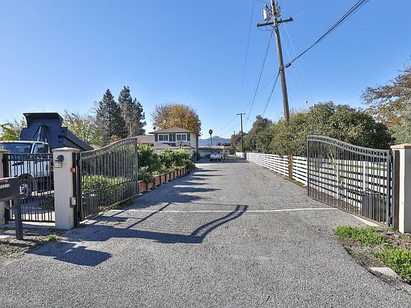 5th image of 12155 Columbet Ave