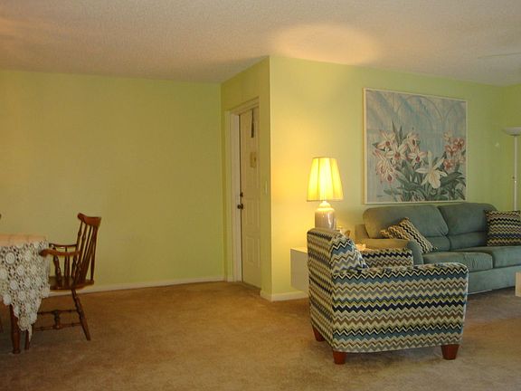 4th image of 813 Sky Pine Way APT H2