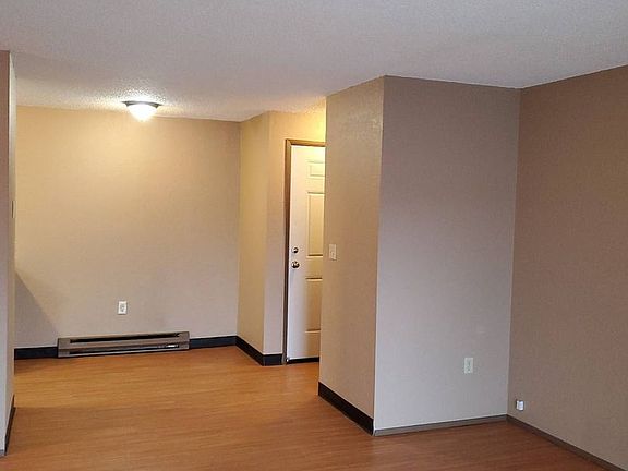 2nd image of 523 W Crest Dr #52302