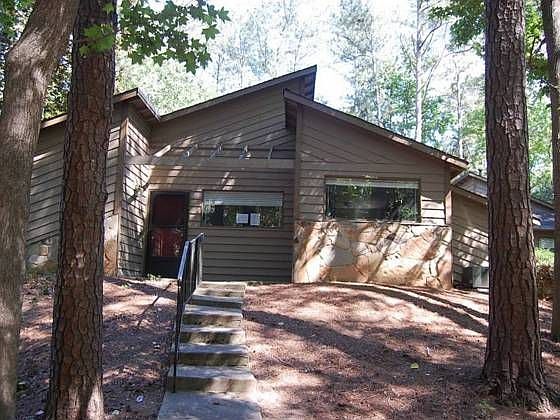 1st image of 850 Bonnie Glen Dr