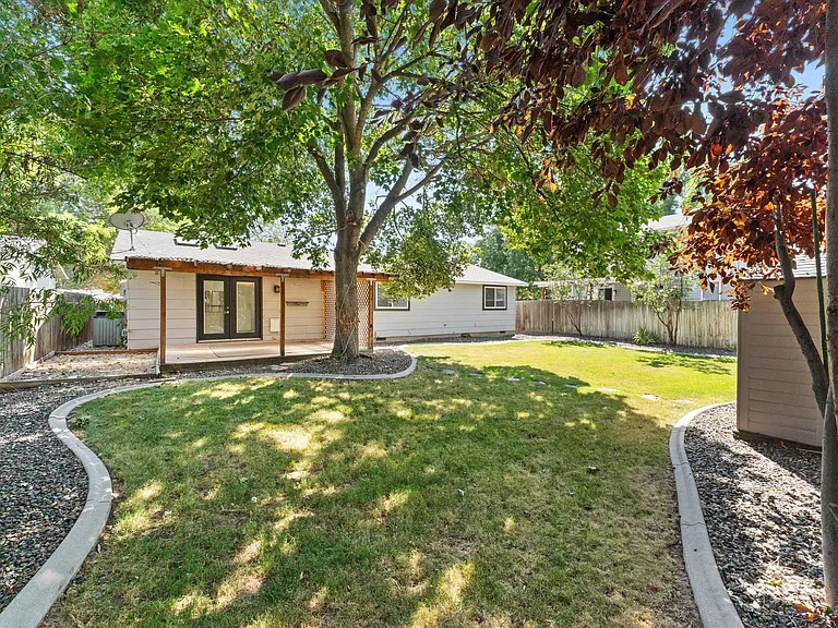 714 S Berwick Dr — Photo 22