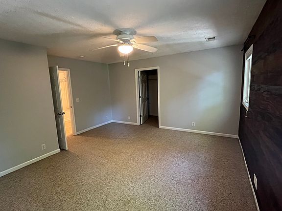 Very large (15'x15') second BR