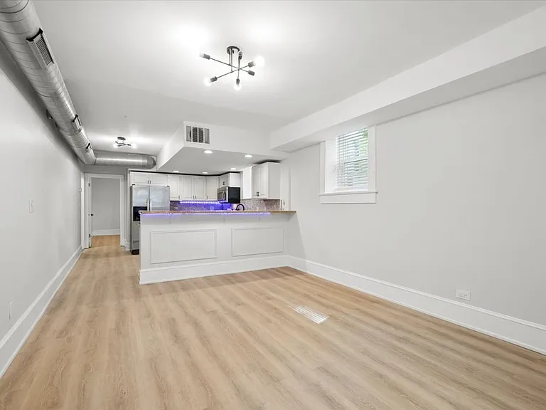 859 W Wellington Ave #G — Photo 4