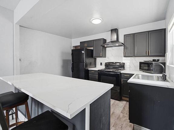 4th image of 1405-07 Annette St #8