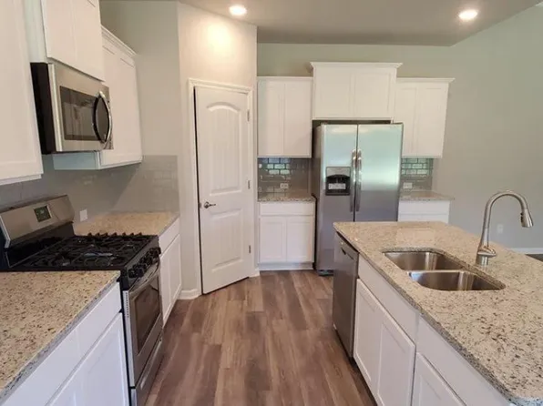 (undisclosed Address), Zachary, LA 70791