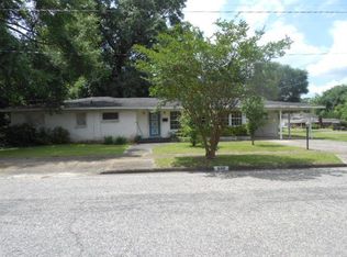 800 E Promenade Ave, Geneva, AL 36340