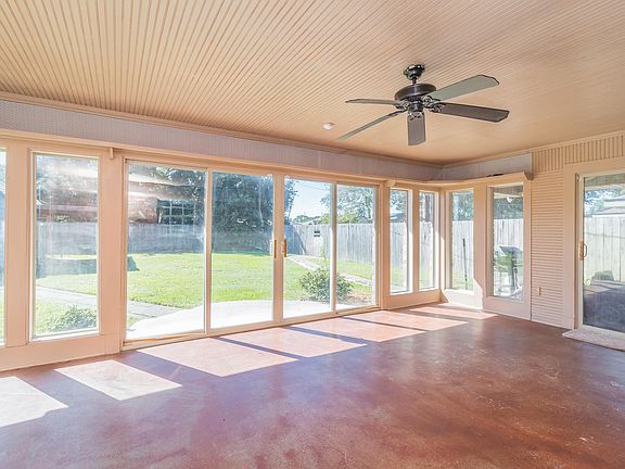 3rd image of 414 Cheyenne Cir