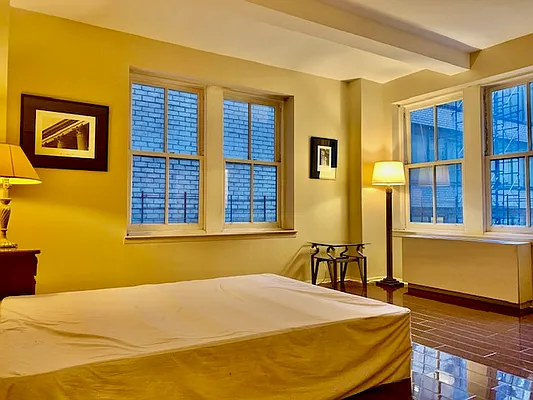 Rented by Amazon Realty Group LLC | media 7