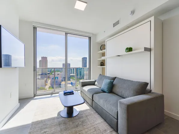 227 NE 2nd St, Miami, FL