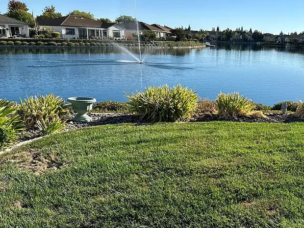 2706 Granite Park Ln, Elk Grove, CA 95758