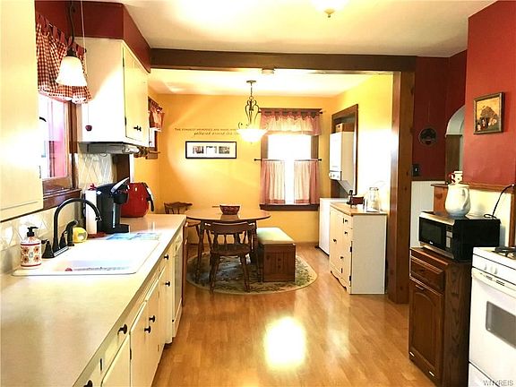 3rd image of 46 Whitehall Ave