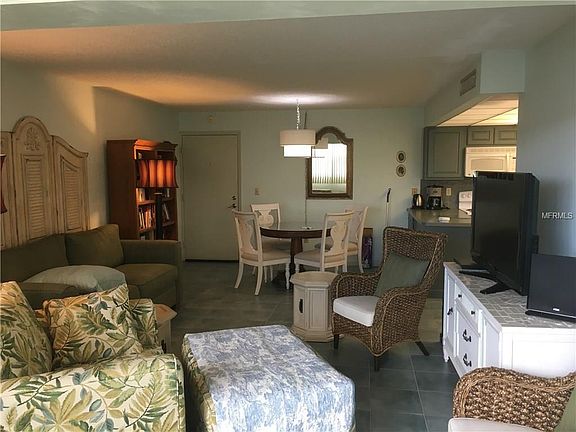 4th image of 2300 Aaron St APT 215