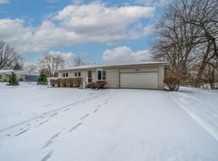 23959 Springbrook Dr, Farmington Hills, MI 48336