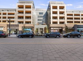 3932 N University Ave NW #220, Calgary, AB T3B 6N7