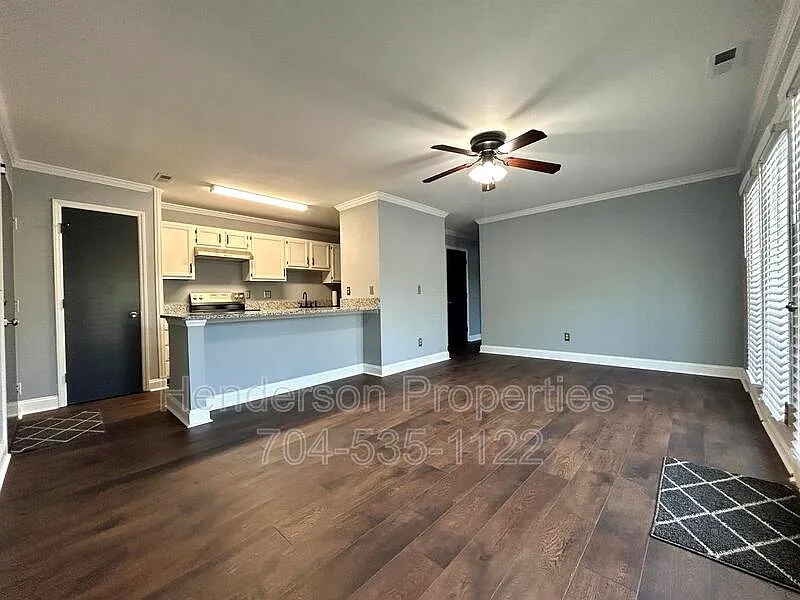 2 bed, 2.0 bath, 918 sqft, $1,200 — Photo 1