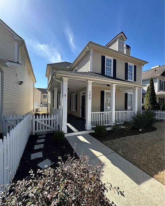 1st image of 795 Gardenside Cir SE