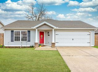 1368 S Holland Dr, Fayetteville, AR 72704