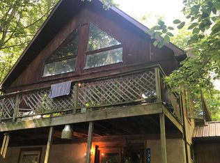 135 Red Abbott Rd, Clifford Township, PA 18470