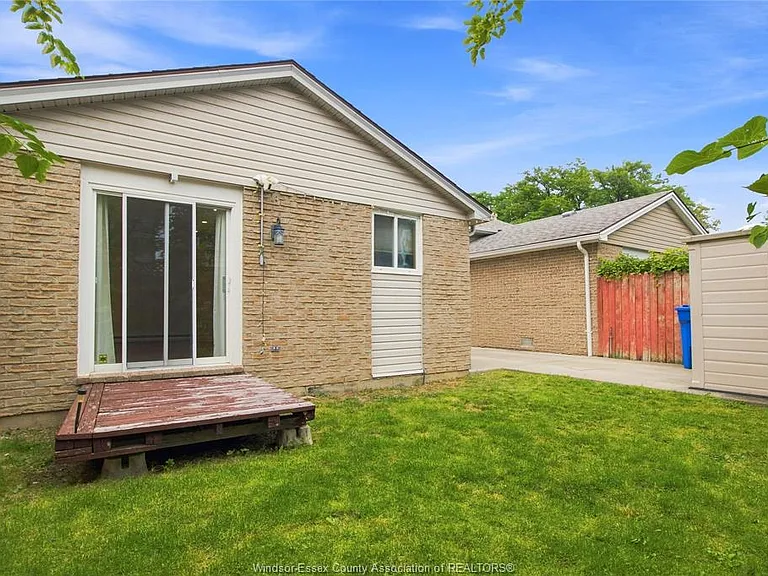 1229 Arncliffe Place — Photo 21