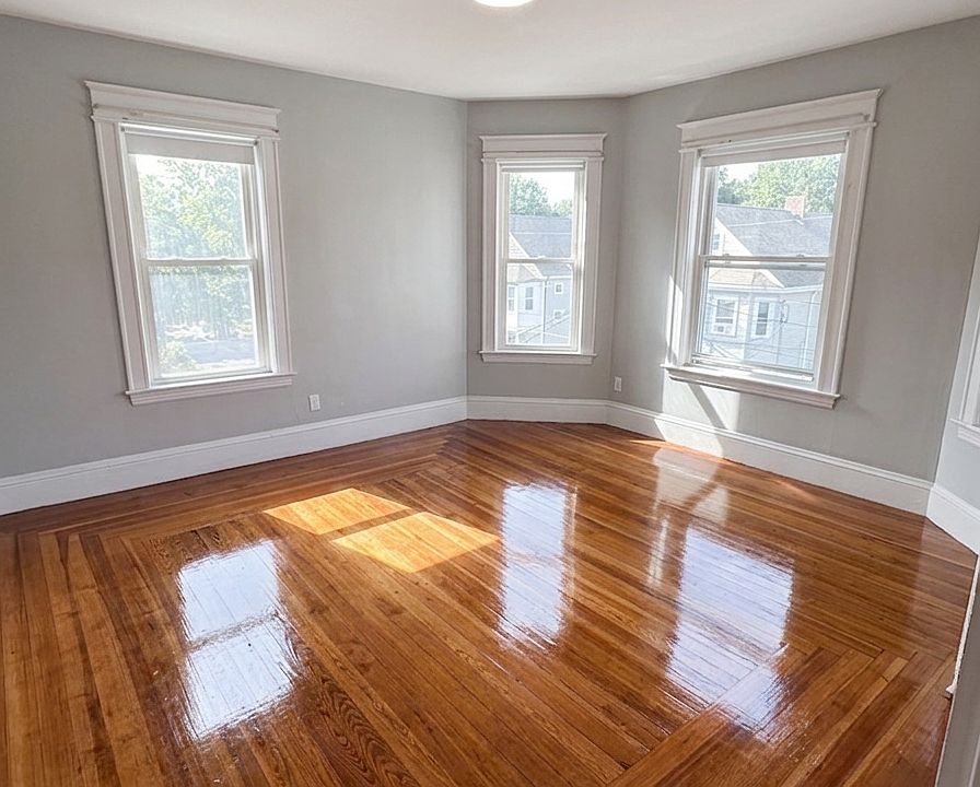 1st image of 219 Brown St Floor 3
