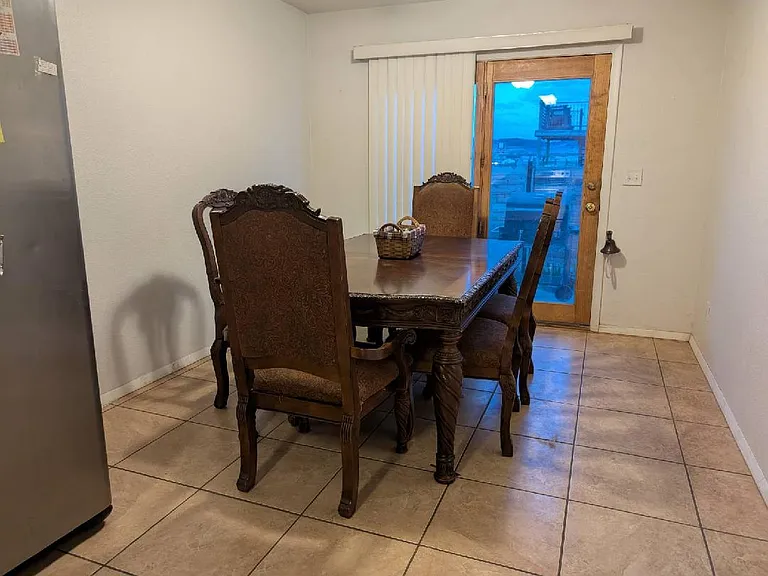 1823 Skyline Rd — Photo 2