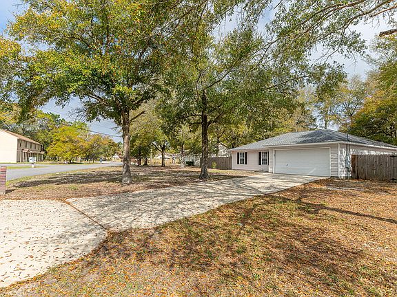 4th image of 223 Runnymeade Dr