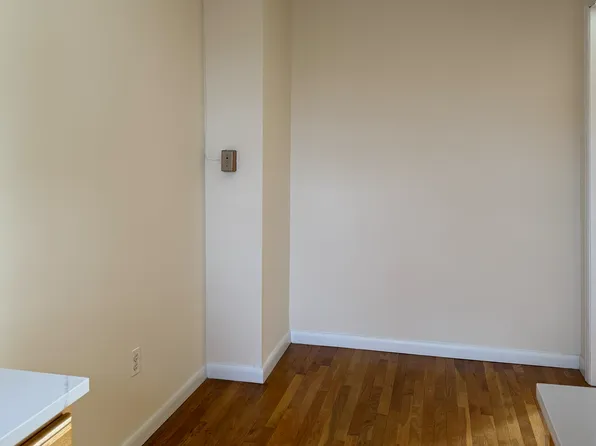 24-15 27th Street image 6 of 19