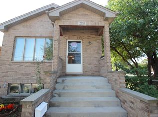 2533 S Hillock Ave, Chicago, IL