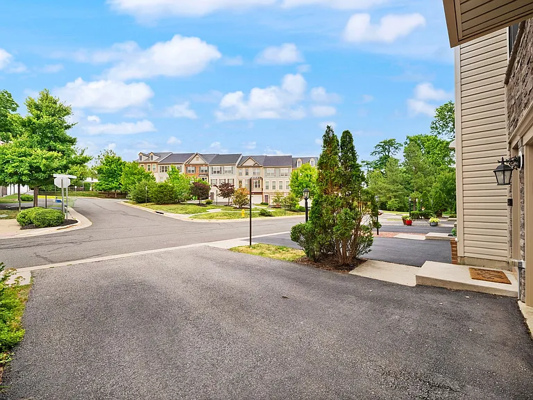 1431 Occoquan Heights Ct — Photo 57