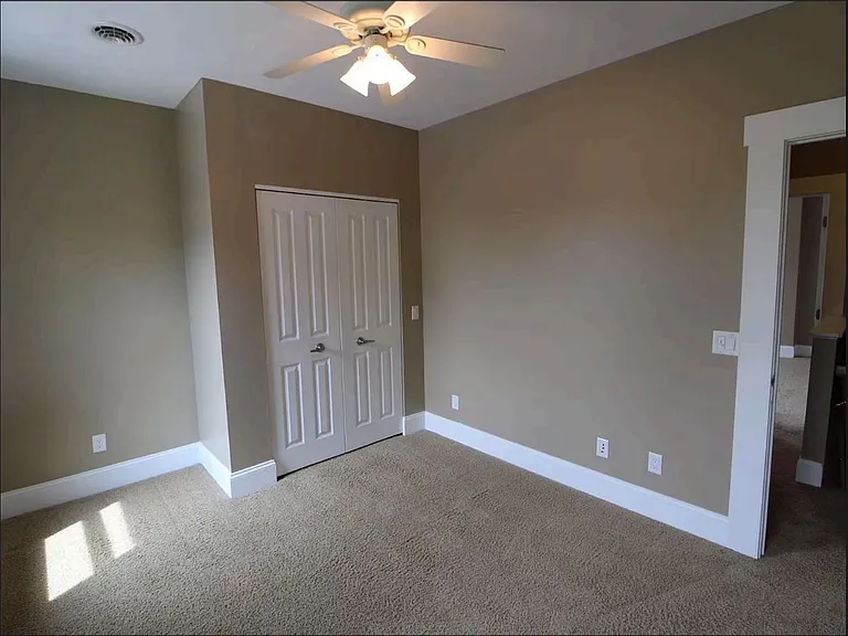 636 S Pearl St — Photo 14