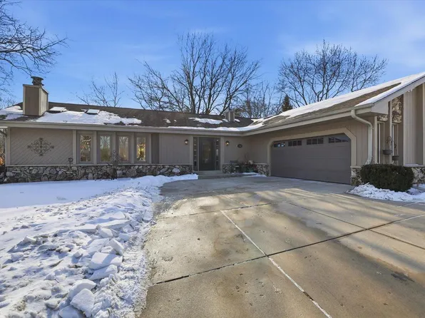 3265 San Juan TRAIL, Brookfield, WI 53005