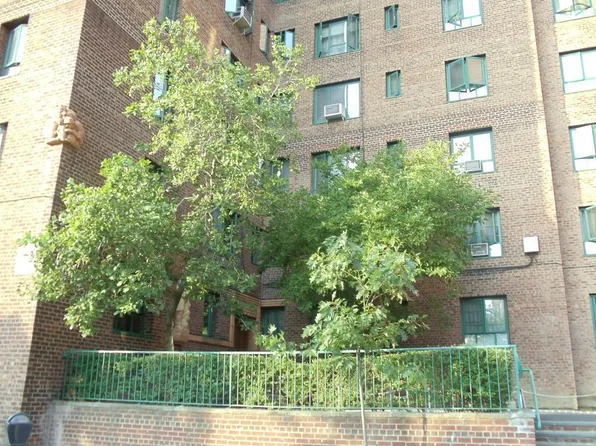 1596 Unionport Rd, Bronx, NY 10462