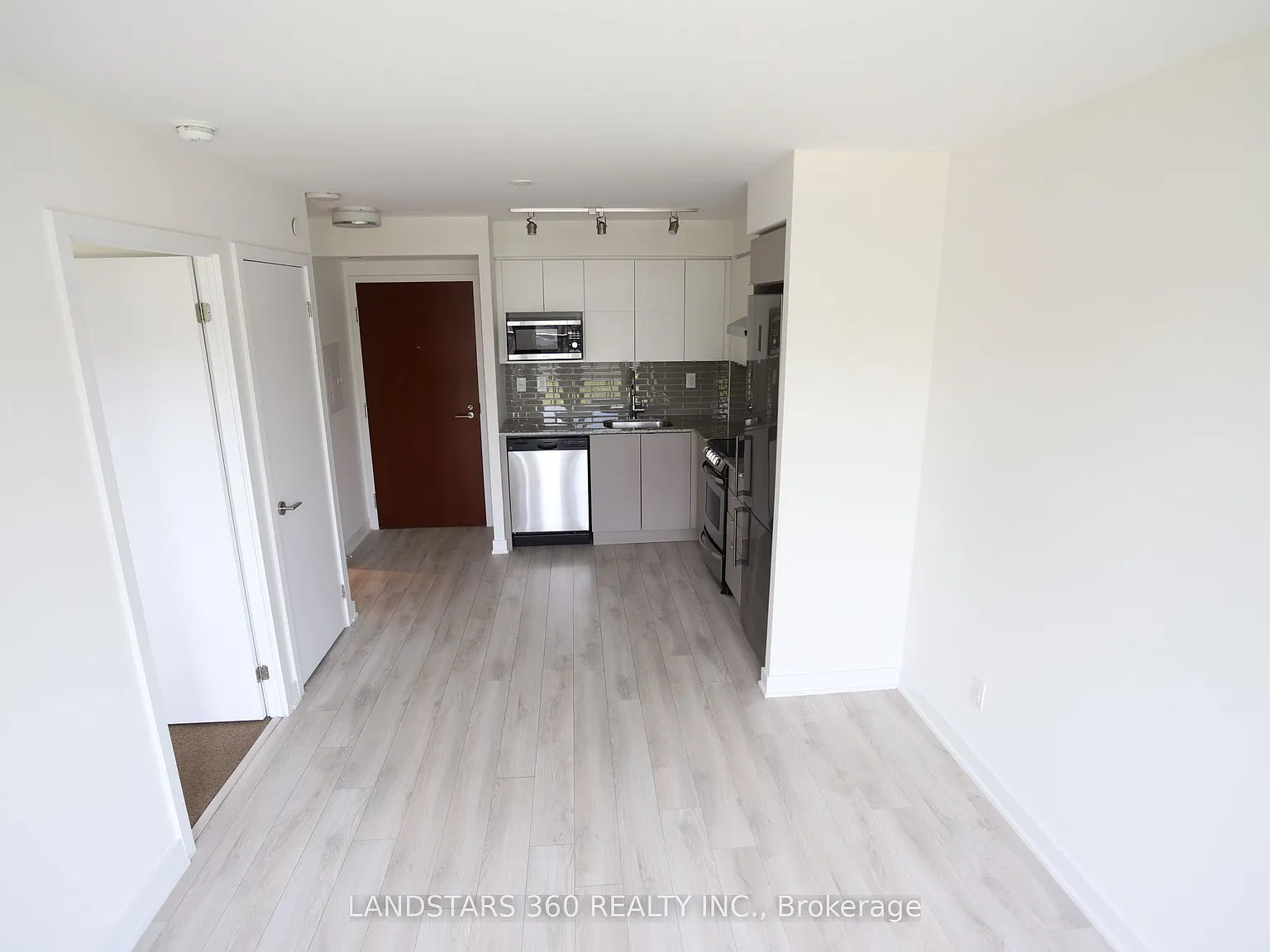 1 bed, $2,100 — Photo 4