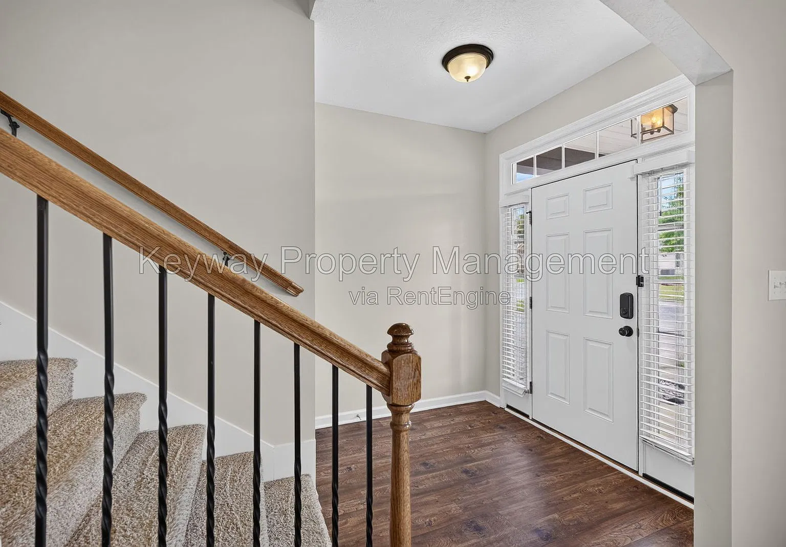 4 bed, 2.5 bath, 2600 sqft, $2,499 — Photo 4