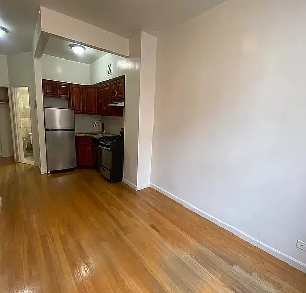234 E 32nd St #3A — Photo 3