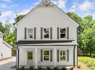 5224 Chattahoochee St, Flowery Branch, GA 30542