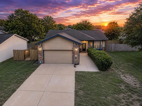 2049 S Crestline Ct, Wichita, KS 67209