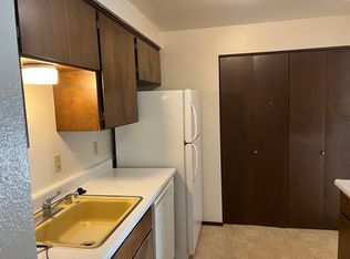 220 N 15th St APT 8, Mount Vernon, WA 98273