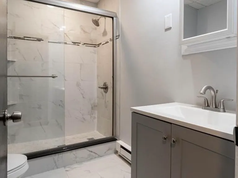 2522 Shields St — Photo 9